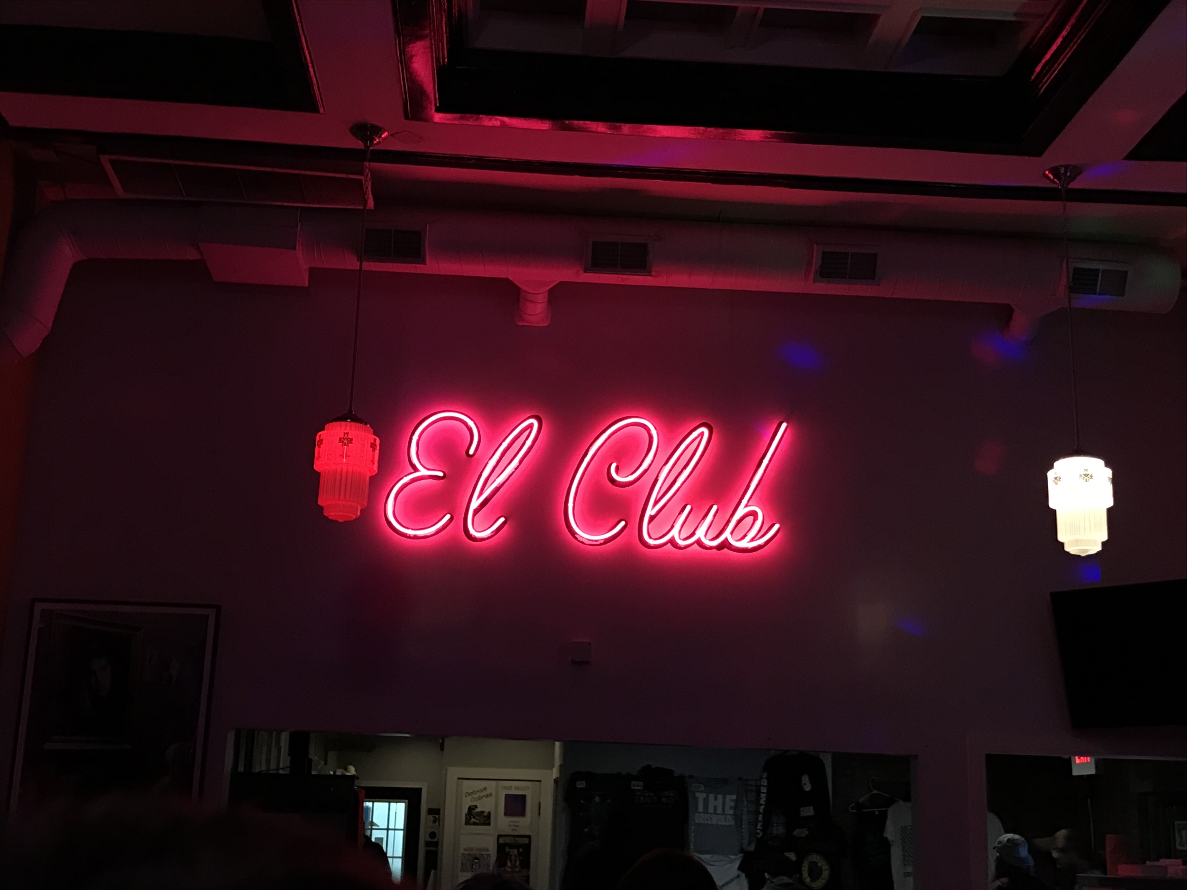 Neon sign at El Club in Mexicantown